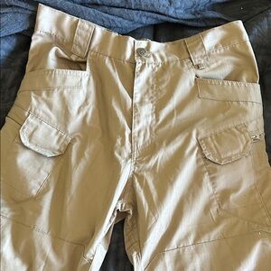 Men's Tan Cargo Shorts